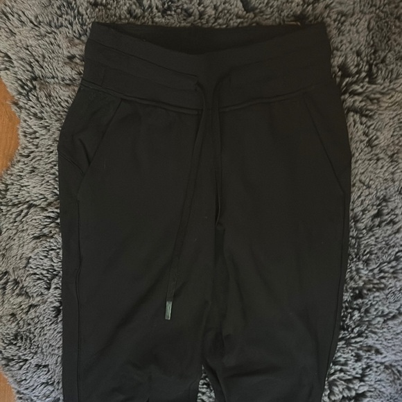 Lululemon size 0 align joggers !! - Picture 1 of 6